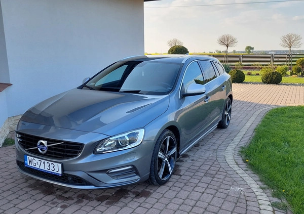 Volvo V60 cena 61500 przebieg: 256000, rok produkcji 2017 z Nowe Miasto nad Pilicą małe 379